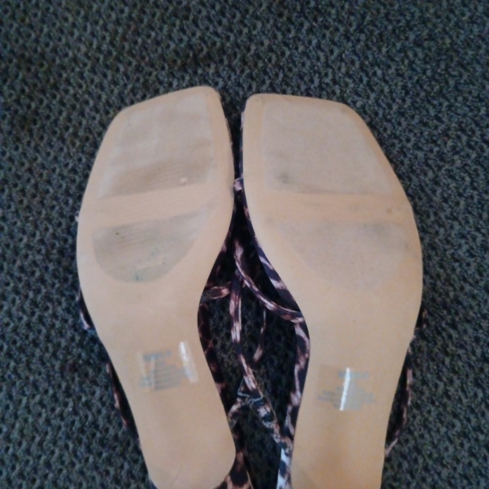 DV by Dolce Vita Animal Print Strappy Heels Size 9 New Never Worn - Picture 12 of 12